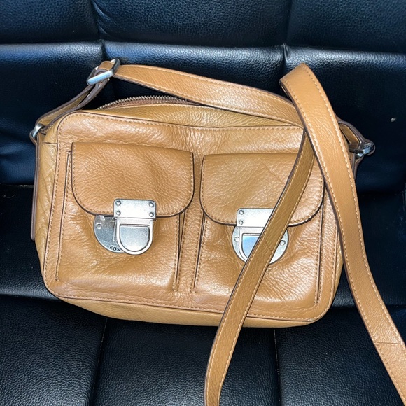 FOSSIL ~ Riley Top Zip Leather Crossbody in Camel - Picture 4 of 5